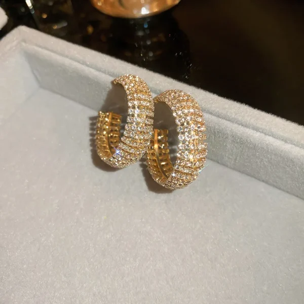 Shaeen Exquis Diamond Hoop Earrings